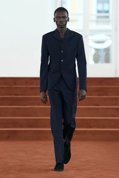 Look 11